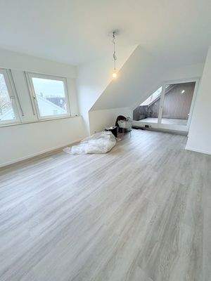 Helles Dachgeschosszimmer