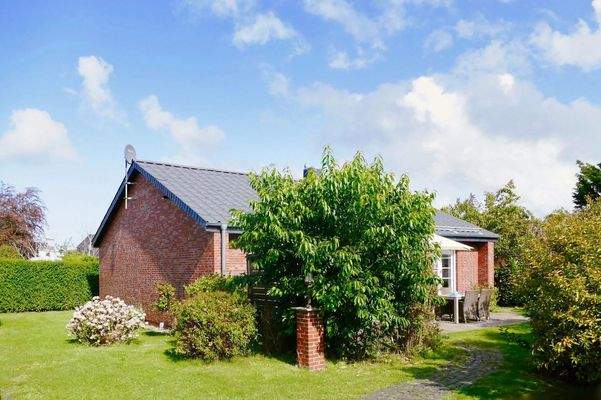 Ansicht Haus vom Parkplatz