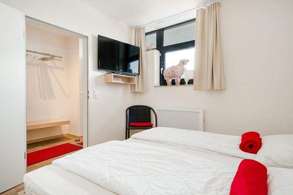 Schlafzimmer I unten