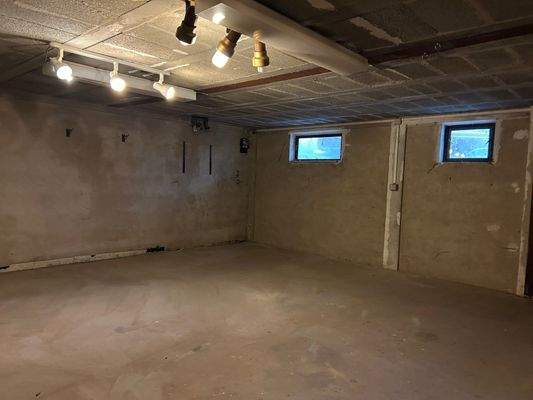 Kellerraum, vormals Garage