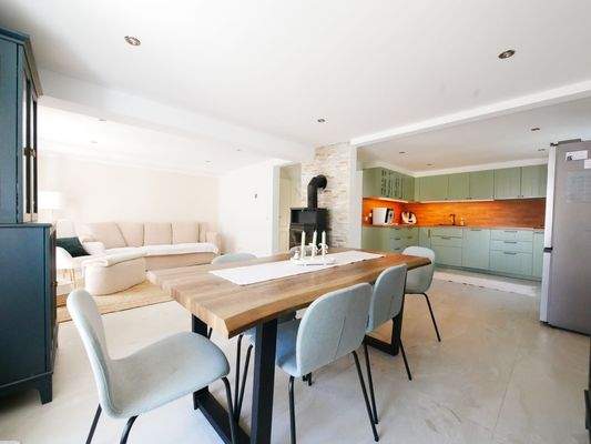 Offener Wohn- und Esszimmerbereich