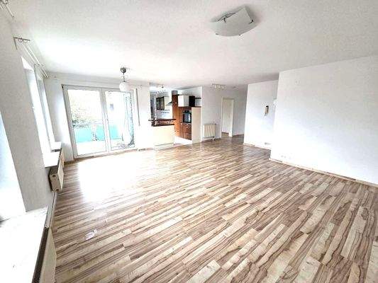 Grosszügiger Wohn-Ess-Bereich Bild 1