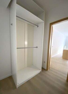 Abstell-/Ankleidezimmer