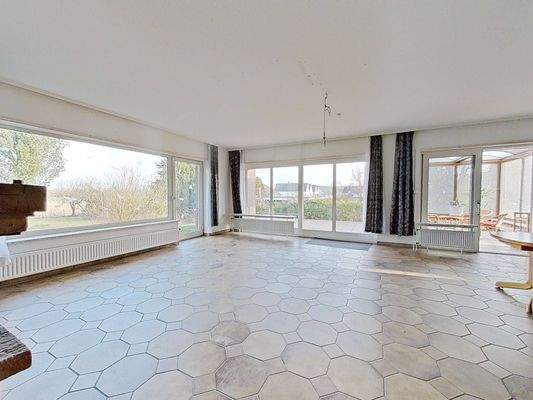 Ansicht II: Wohn- und Esszimmer