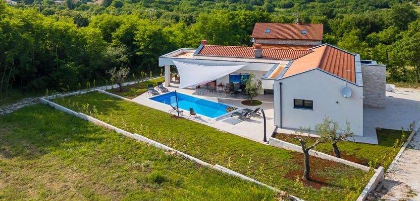 1748547386_img-20250528-wa00032