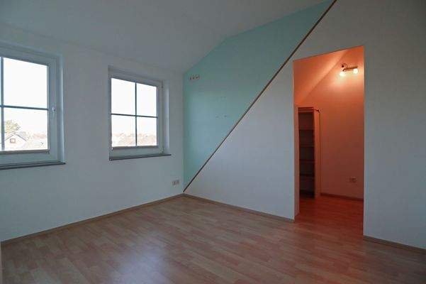 Schlafzimmer mit Ankleide