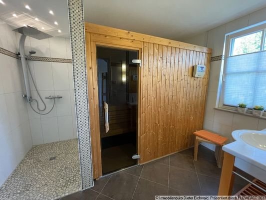 Bad mit Sauna im EG