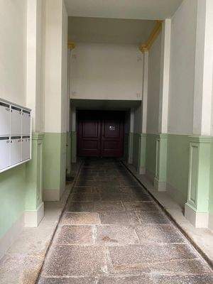 Hausflur mit Steinboden