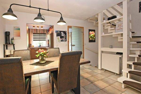 Essbereich, Blick in die Küche