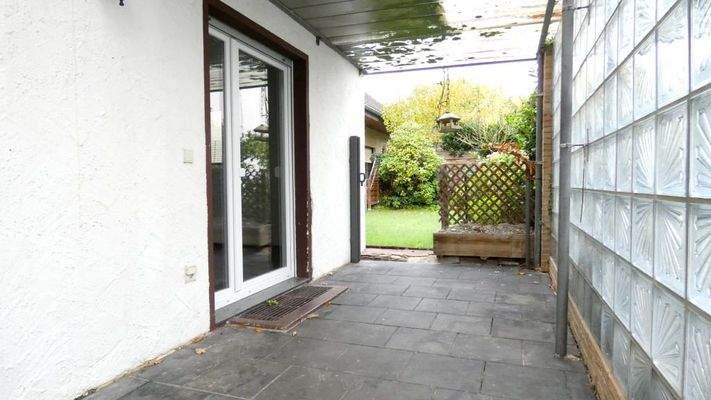 überdachte Terrasse