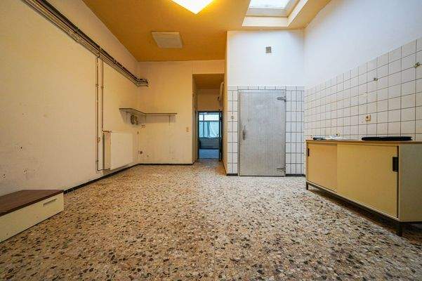 Küche für die Gewerbefläche (2)