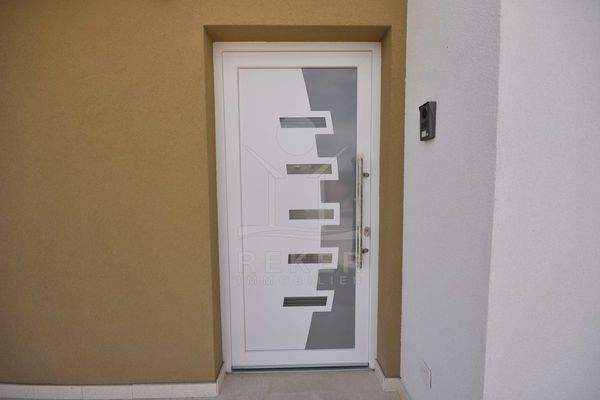 Einladender Wohnkomfort inklusive Pool