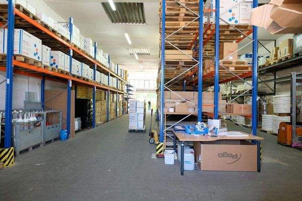 330 m² ebenerdige Fläche