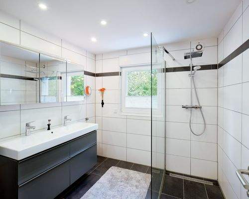 Badezimmer EG