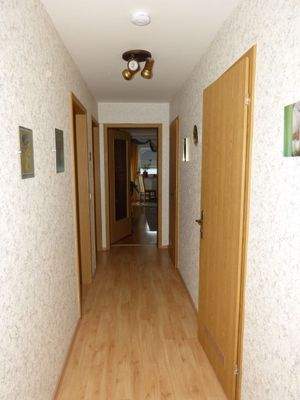 zentraler Wohnungsflur