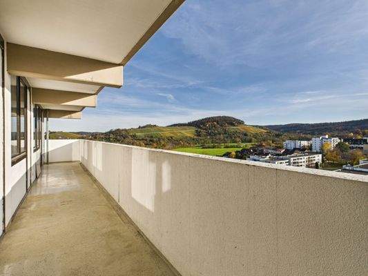 Süd-Balkon mit Fernsicht