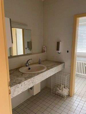 1. OG Waschtisch Toilettenvorraum