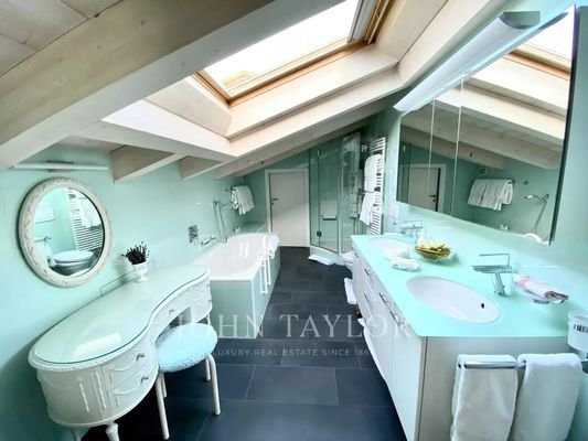 Salle de bains Fenêtre de toit