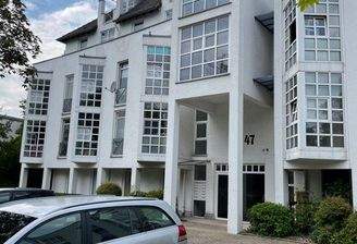 Frontansicht Gebäude.jpg