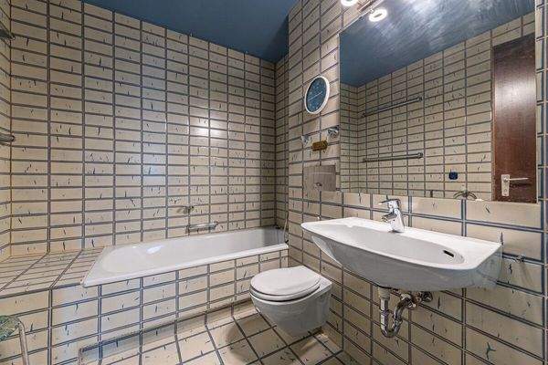 Badezimmer mit Badewanne