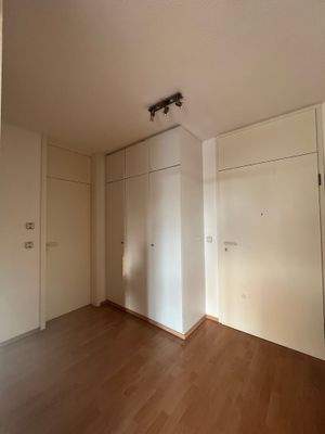 Flur mit Einbauschrank