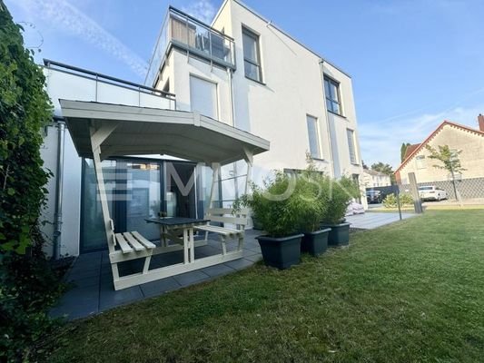 Terrasse mit WEKA Sitzlaube