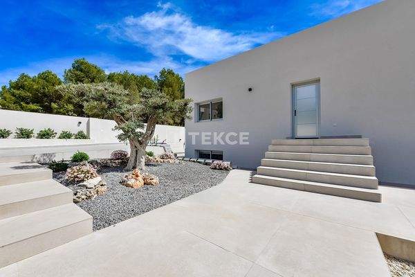 3-Bedroom Villa with Private Pool in Finestrat Alicante
