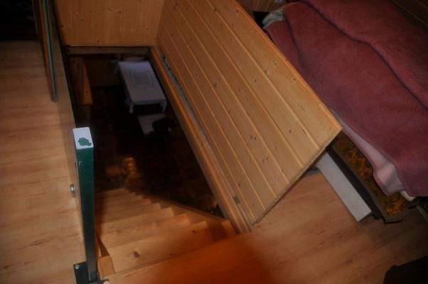 Auf- u. Abgang zum DG