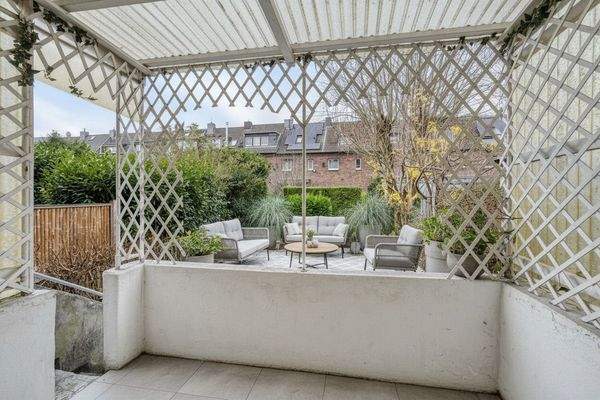 überdachte Terrasse - KI