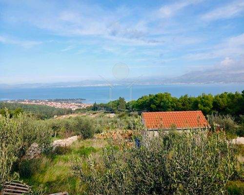 Idyllisches Grundstück auf der Insel Brač