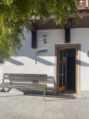 Ostseite, Seiteneingang