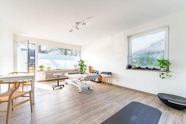 Praxisraum (Wohnzimmer)