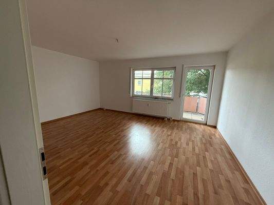 Büro 1 Hofseite mit Balkon