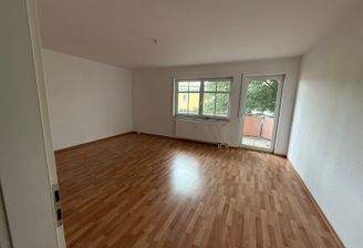 Büro 1 Hofseite mit Balkon