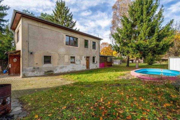 Pool & Freizeithaus am Waldrand