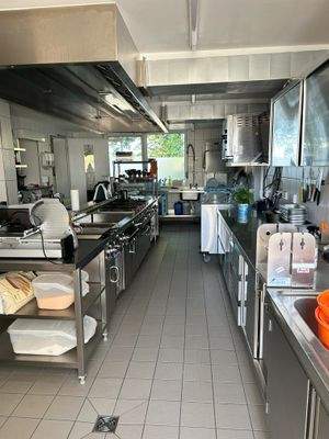 neue hochwertige Küche für große Gesellschaften