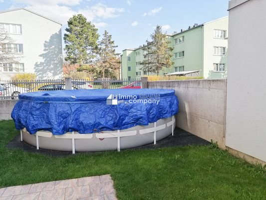 Garten mit Pool