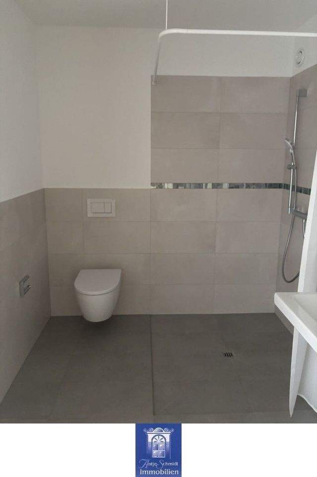 Himmlisch wohnen unterm Dach! Erstbezug mit Fußbodenheizung, EBK, Vinyl, Lift! - Foto 4