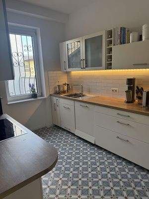 Einbauküche mit Subway-Fliesen