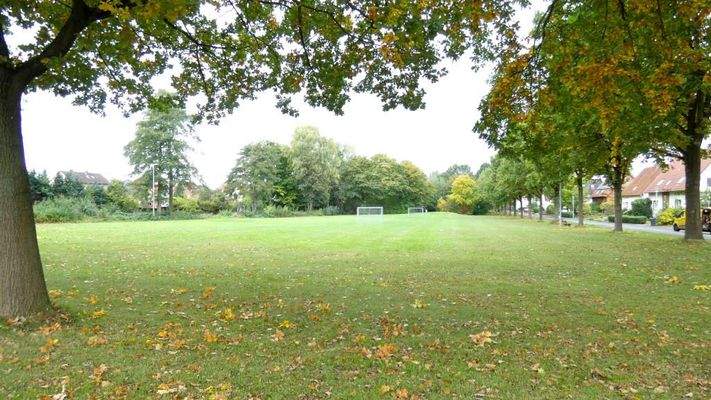 öffentl. Freifläche mit Spielplatz