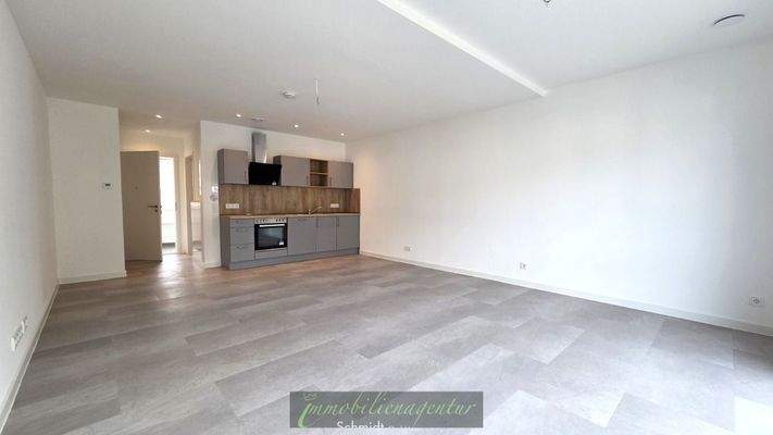 ETW 9 inkl. EBK Blick zum Eingang