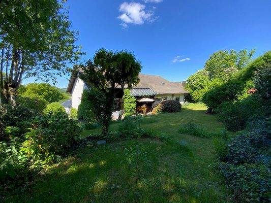 Rückansicht mit Garten