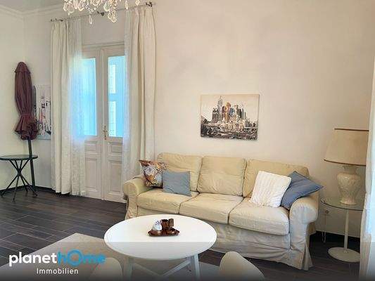 Wohnzimmer mit Zugang Balkon