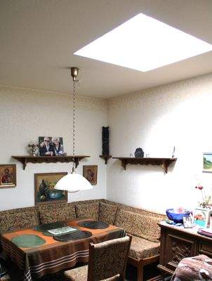 Essecke mit Lichtkuppel.JPG