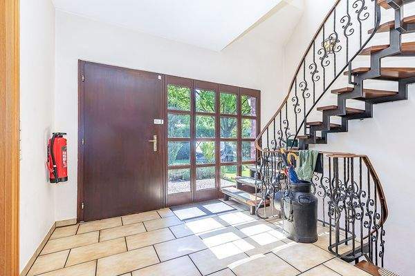 Eingang & Treppenhaus