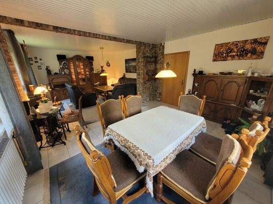 EG großes Wohnzimmer mit Essecke