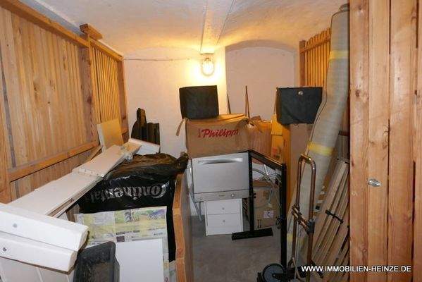 eigenes Kellerabt. mit Licht