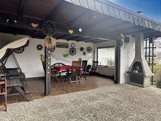 überdachte Terrasse