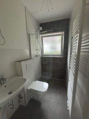 Bad mit ebenerdiger Dusche