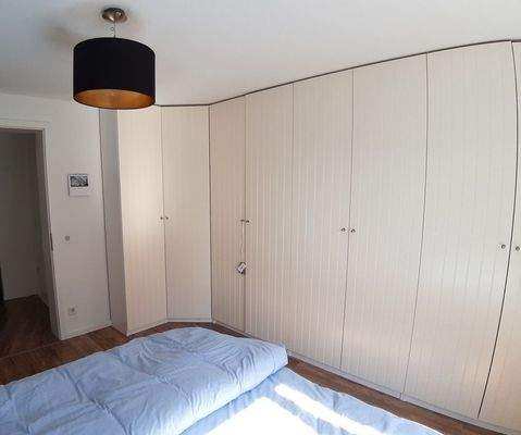 Viel Platz im Einbauschrank